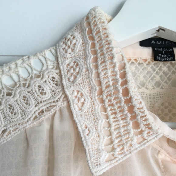 Blush Lace Sleeveless Blouse - Picture 7 of 9